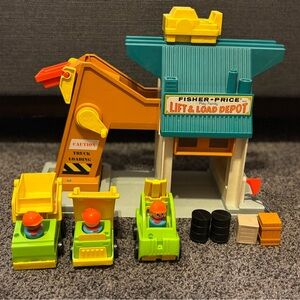 Fisher Price Vintage Little People Lift & Load Depot